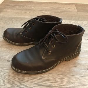 Men’s brown leather chukka boots